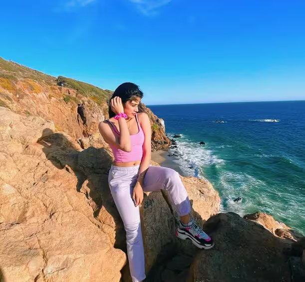 समर सीजन में दिखना है कूल? तो अपने वॉर्डरोब को दें नया ट्विस्ट, ये सेलिब्रिटी लुक्स हैं सबसे बेस्ट