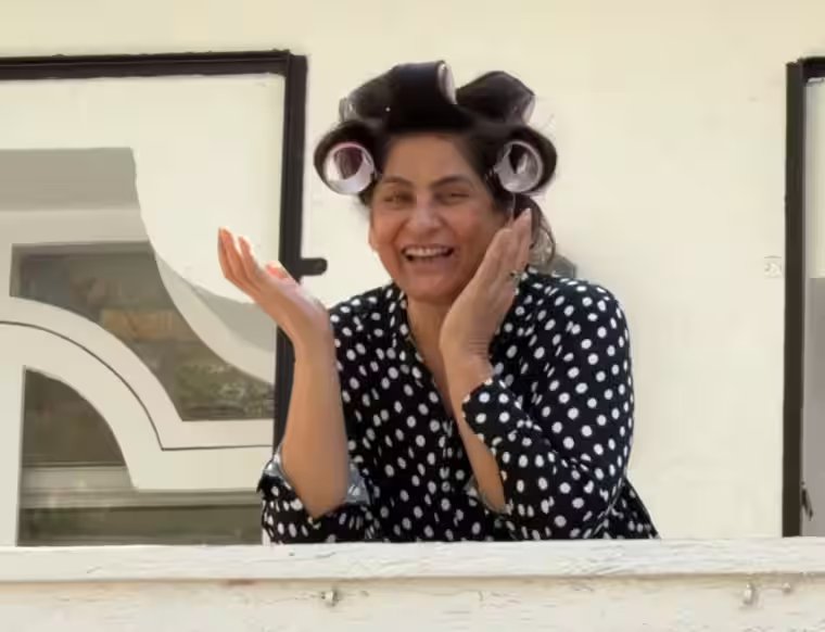 घर आई बेटे की गर्लफ्रेंड, अर्चना पूरन सिंह ने बजाई तालियां, आयुष्मान ने गोद में उठाकर की एंट्री