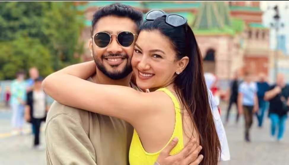 मेरे अंडरआर्म्स सूंघते हैं और...', पति की इस हरकत से परेशान हैं बॉलीवुड एक्ट्रेस!