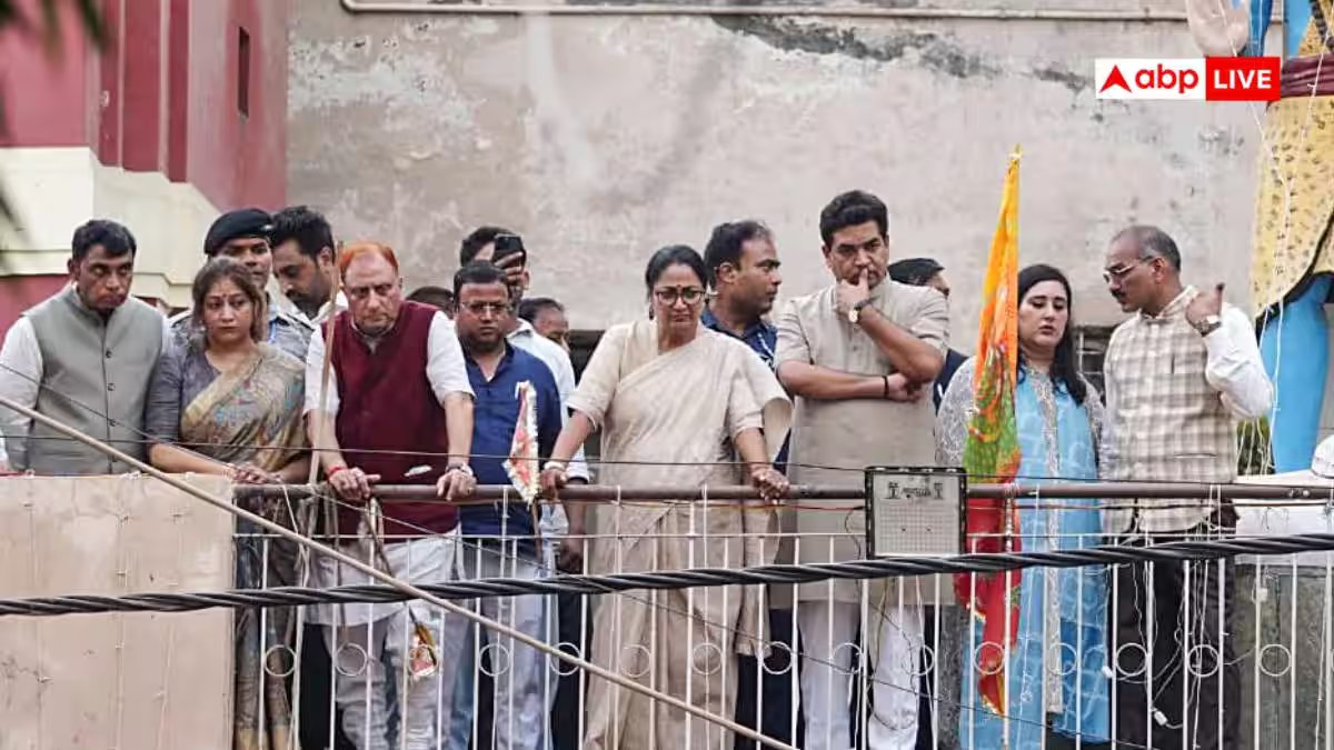 सत्य निकेतन हादसा: मलबों में जिंदगी, 10.30 घंटों से दिल्ली की सांसें थमी, हर हाथ प्रार्थना को उठे