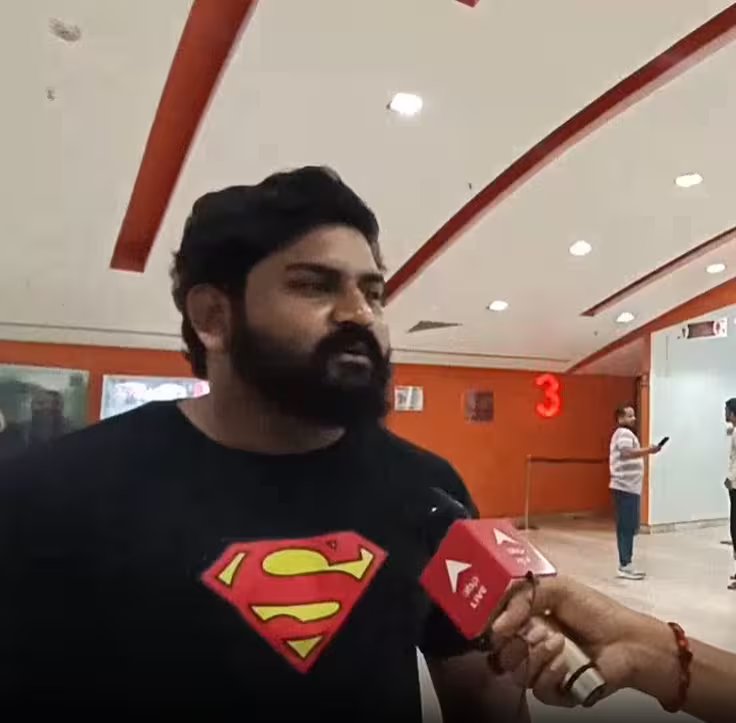 5 में से 5 रेटिंग, 'द वन' देख झूमे वाराणसी के दर्शक, सिद्धार्थ-तमन्ना की जोड़ी ने लूटी महफिल