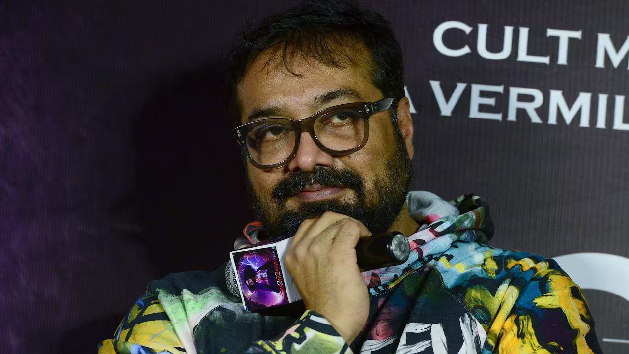 सड़क पर सोकर गुजारी रातें, अब अरबों के मालिक हैं अनुराग कश्यप, हर महीने कमाते हैं 6 करोड़