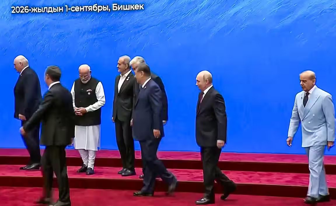 मुंह ताकता रहा PAK! जिनपिंग से हैंड शेक, शहबाज से दूरी! SCO में PM मोदी का बड़ा मूव