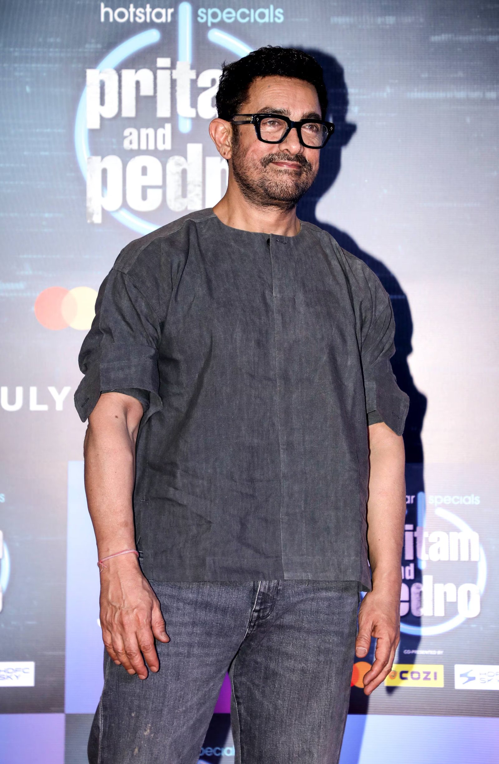 संजय दत्त ही नहीं, भारत पर अपने बयानों को लेकर विवादों में घिर चुके हैं शाहरुख समेत ये सितारे