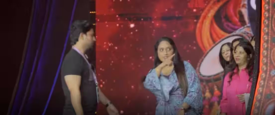 कंट्रोल रूम से हॉट सीट तक, ऐसा दिखता है अमिताभ बच्चन के KBC का सेट, देखें Inside फोटोज